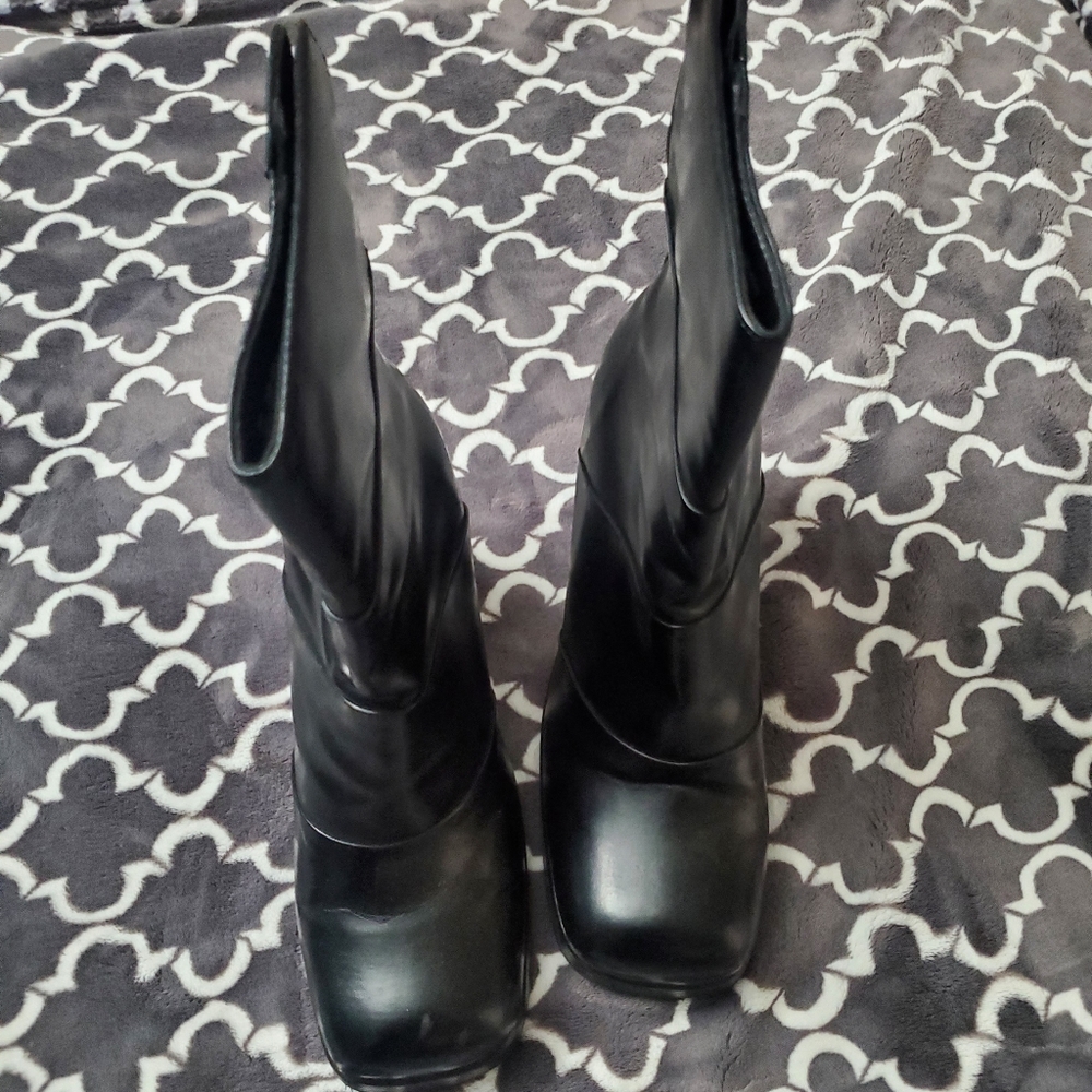 Above ankle boots